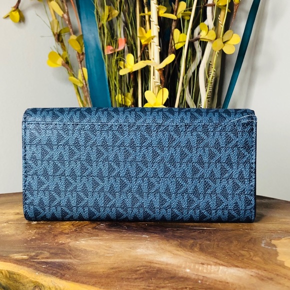 Michael Kors Fulton Flap Continental Wallet - Picture 4 of 8